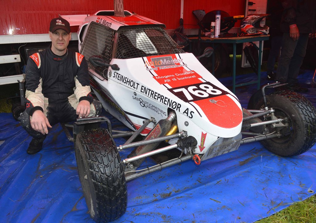 Dennis Munch fik debut i CrossCar ved DM-premieren på Løvelbanen